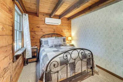 Family-Friendly Tyrone Cabin with Deck Near Hiking