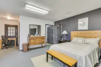 5 Mi to Hillsboro: Peaceful Home w/ Fire Pit