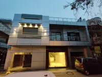 Hotel Exotic Near Golden Temple Отели рядом с достопримечательностью «Джаллиануола Ба»