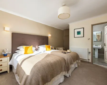 The Tytherleigh Arms Hotels in Axminster