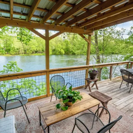 The Eloise: Greenbrier River Retreat + Tubes & Firepit