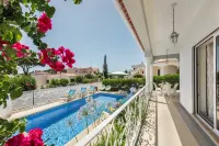 Charming Villa with Private Pool in Vibrant Vilamoura, Free AC and Wifi - Private Pools