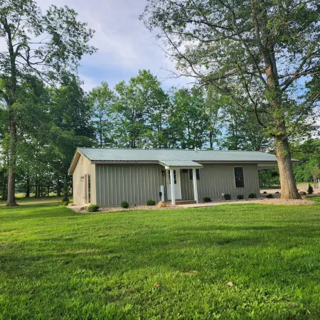 Peaceful 1-bedroom cottage with WiFi, AC in the country