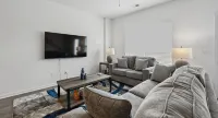 Newly built Charming 3-bedroom townhome with amenities Spring Hill