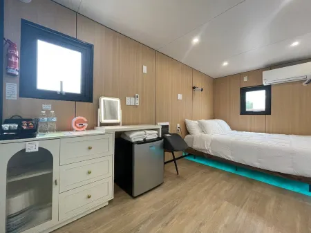 Romantic Tiny House in Flatonia - Musk's House