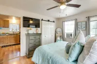 Bacliff Apartment w/ Hot Tub - 3 Mi to Boardwalk! - balcony