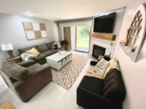 Private Spacious 3 bed Condo in Nordic Village Hotels in Bartlett