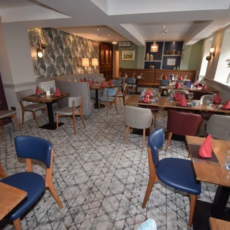 Elphinstone Hotel