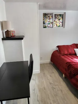 Charming cottage close to Ski/Hike & shopping, centrally located in Midvale