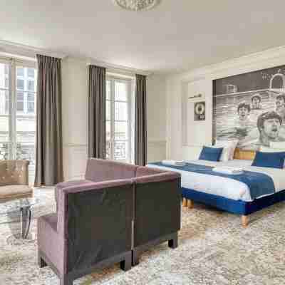 Hôtel François 1er Rooms
