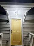 Experience the Difference Best Cozy Studio in Town! Parking/Washer/Dryer onsite.