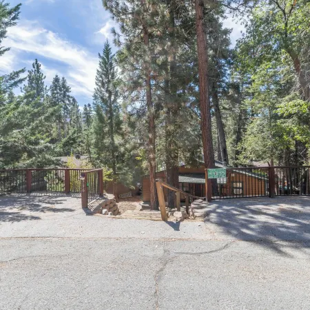 True Big Bear Lake Cabin with jacuzzi
