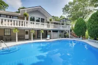 Private Pool Lakefront Home in Hot Springs!
