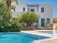 Sanders Paros Gardens - Sleek 1-Bdr Apt w Patio