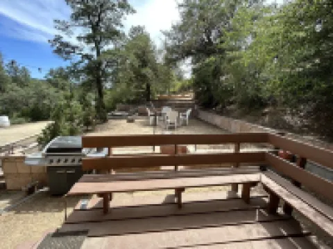 “Cassie’s Cabin”Cozy cabin in Crown King