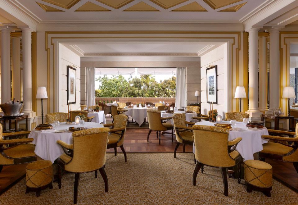 호텔 메트로폴 몬테-카를로의 우아한 객실 내부