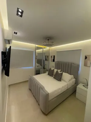 Skyline 360, Pool & Gym, Near the Airport Hotel a 