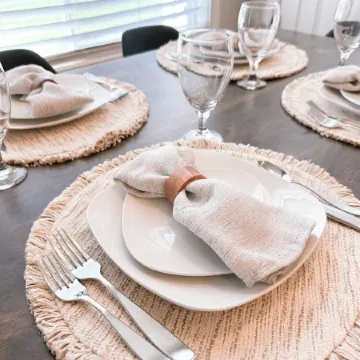 Beautiful, Sparkling Clean 3 BR, 2.5 BA Townhome!!