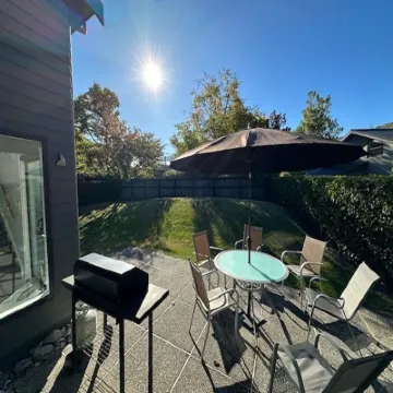 Chartres Retreat - sunny Arrowtown townhouse