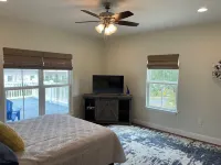 Lolli & Pops Beach House! 3min walk to the longest man-made Beach in the world!