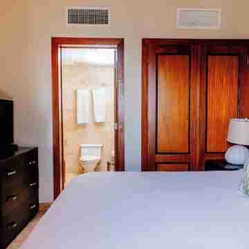 Charming Apartment in Puerto Bahía The Bannister with Balcony and Sea View. Rooms