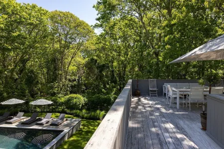 A true mid-century modern home. Отели рядом с достопримечательностью «Sag Harbor Historical Museum: The Annie Cooper Boyd House»
