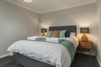 Golwg Y Môr - Sea View Cottage with Hot Tub