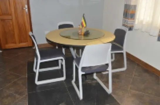 Migingo Suites Entebbe Airport & Lake view Gem