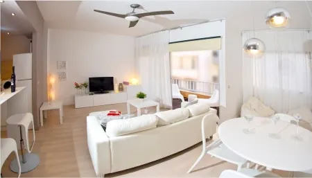 Central apartment (Vv) 80m from Médano beach, WiFi, ideal teleworking Отели рядом с достопримечательностью «Plaza Roja»