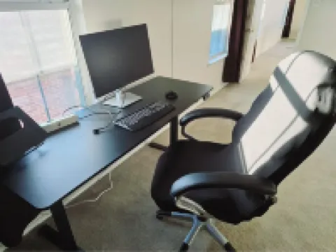 Spacious 5BR villa with backyard Oasis, Pool, Air hockey and high speed WiFi Hotels in Corinth