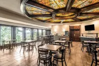 Riverview Inn & Suites, Ascend Hotel Collection Hotels in Rockford