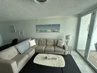 Deja Blue Beachfront Apartment