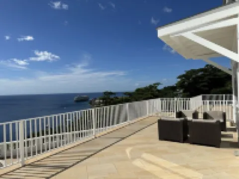 Centrally located apartment in a quiet community with exceptional views!