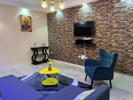 Lovely 1 bedroom apartment in Mermoz w/patio -A3