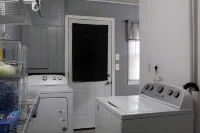 3-bedroom house in enjoyable Springfield with AC, WiFi. Relax and unwind