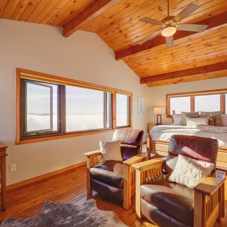 Views & Hot Tub: Sky Barn Retreat in Beech Mtn!