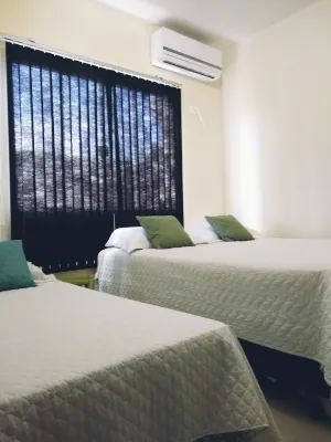 spacious townhouse, great location Hotels near Cabecudas Beach