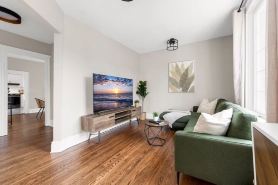 Bright & Modern Loft w/ Patio, By Falls & Wineries