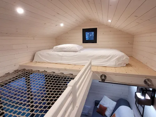 The TINY HOUSE at Le Haras. Hotels in Avrille