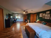 Spacious 4-bedroom home next to Lambeau Field