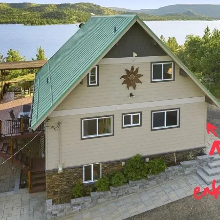 Prineville Reservoir: Lake Front, Walk to Beach, Kayaks, Paddle Boards, Pets OK!