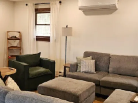 Mountain Views, Private, Close to Ski, Lake Placid & Olympic Venues Hotels in Keene