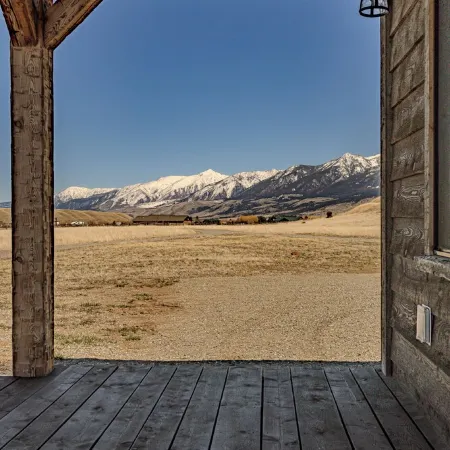 Chicory Guest Cabin - Paradise Valley, MT