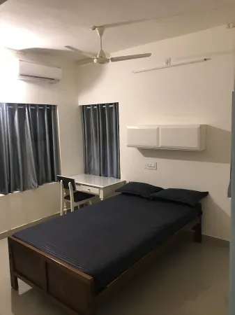 Clean & Spacious 3 bedroom - heart of city - peaceful, silent & nature friendly