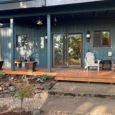 Private Apartment with Spa Bathroom - heated floors, jetted tub, wifi, kitchen