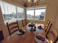 THE BEACH, 3 HOUSES AWAY