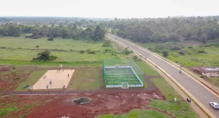 Cozy 2-bedroom apartment in Tatu City with gym, pool, & restaurant in the estate