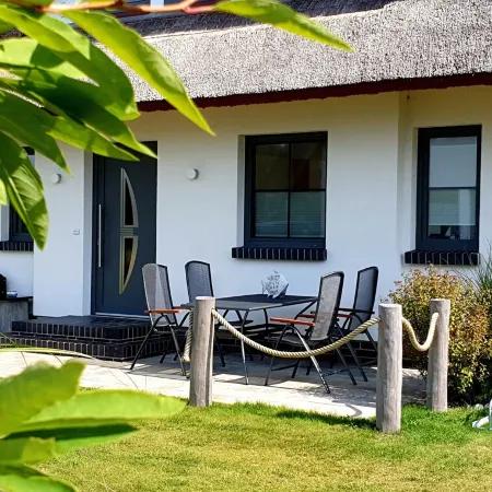 Fantastic vacation apartment near the beach with fireplace, quiet location