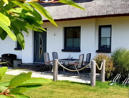 Fantastic vacation apartment near the beach with fireplace, quiet location Отели в г. Дранске