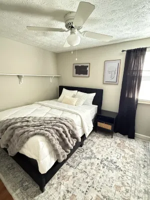 Stay a While - Stylish & Comfortable 2 Bedroom 1.5 Bath Near White Marsh Mall Hotel a White Marsh